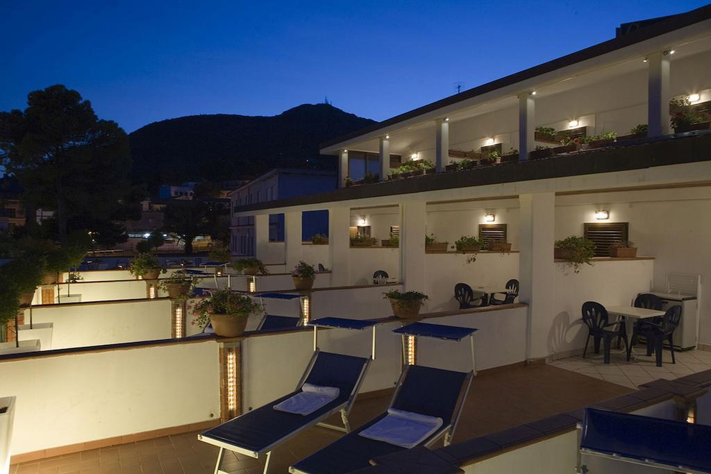 Hotel Ristorante Cavaliere Scario Extérieur photo