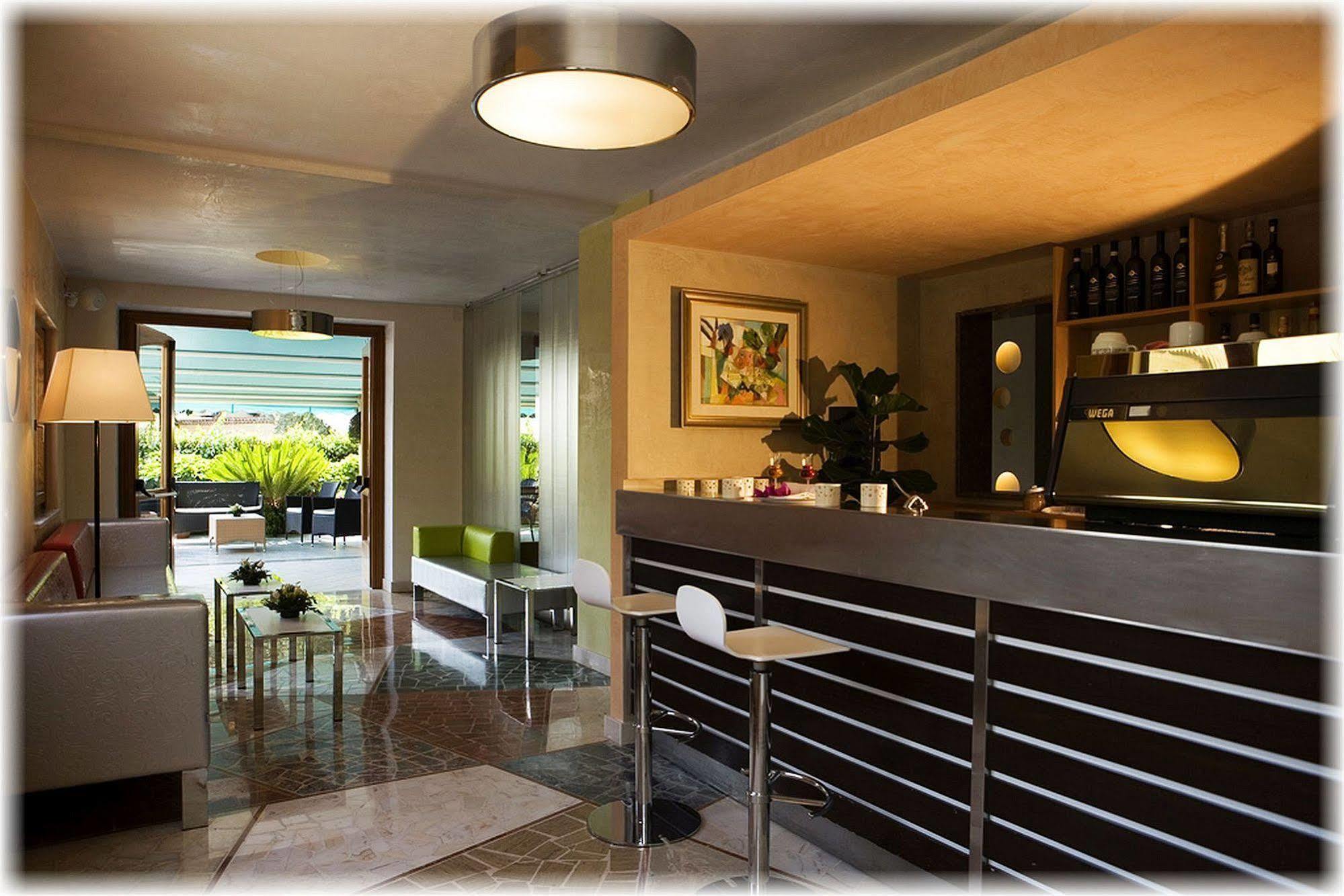 Hotel Ristorante Cavaliere Scario Extérieur photo