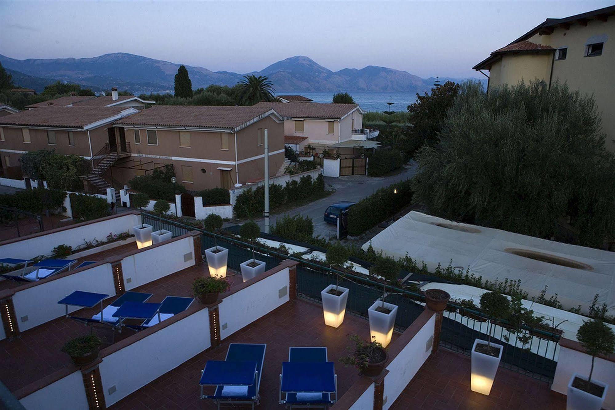 Hotel Ristorante Cavaliere Scario Extérieur photo
